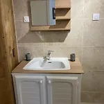 Avec Vue Sur Le Château De Montségur Montferrier